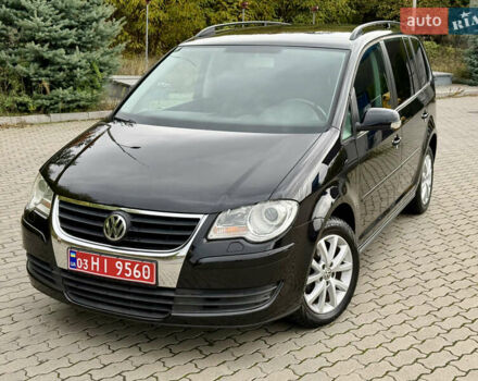 Черный Фольксваген Туран, объемом двигателя 1.6 л и пробегом 200 тыс. км за 7700 $, фото 14 на Automoto.ua