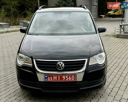 Черный Фольксваген Туран, объемом двигателя 1.6 л и пробегом 200 тыс. км за 7700 $, фото 3 на Automoto.ua