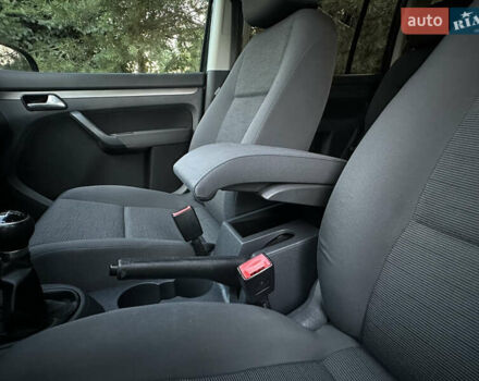 Черный Фольксваген Туран, объемом двигателя 1.6 л и пробегом 220 тыс. км за 7700 $, фото 29 на Automoto.ua