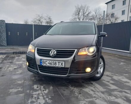Черный Фольксваген Туран, объемом двигателя 2 л и пробегом 242 тыс. км за 6950 $, фото 4 на Automoto.ua