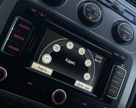 Чорний Фольксваген Туран, об'ємом двигуна 2 л та пробігом 292 тис. км за 8999 $, фото 75 на Automoto.ua