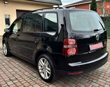 Черный Фольксваген Туран, объемом двигателя 1.6 л и пробегом 176 тыс. км за 8198 $, фото 4 на Automoto.ua