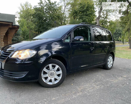 Черный Фольксваген Туран, объемом двигателя 1.6 л и пробегом 261 тыс. км за 7100 $, фото 34 на Automoto.ua