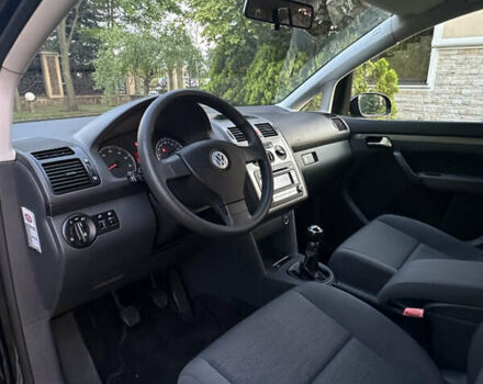 Черный Фольксваген Туран, объемом двигателя 1.6 л и пробегом 220 тыс. км за 7700 $, фото 26 на Automoto.ua