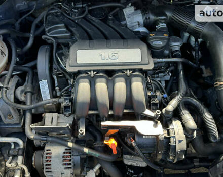 Черный Фольксваген Туран, объемом двигателя 1.6 л и пробегом 197 тыс. км за 7999 $, фото 45 на Automoto.ua