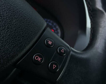 Чорний Фольксваген Туран, об'ємом двигуна 2 л та пробігом 292 тис. км за 8999 $, фото 51 на Automoto.ua