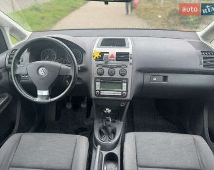 Чорний Фольксваген Туран, об'ємом двигуна 1.6 л та пробігом 260 тис. км за 6299 $, фото 26 на Automoto.ua