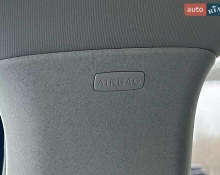 Чорний Фольксваген Туран, об'ємом двигуна 1.6 л та пробігом 147 тис. км за 8350 $, фото 54 на Automoto.ua