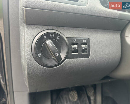 Чорний Фольксваген Туран, об'ємом двигуна 1.6 л та пробігом 260 тис. км за 6299 $, фото 18 на Automoto.ua