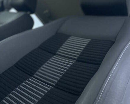 Чорний Фольксваген Туран, об'ємом двигуна 2 л та пробігом 292 тис. км за 8999 $, фото 48 на Automoto.ua