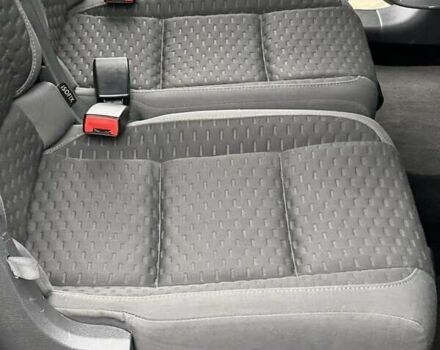 Чорний Фольксваген Туран, об'ємом двигуна 1.6 л та пробігом 147 тис. км за 8350 $, фото 39 на Automoto.ua