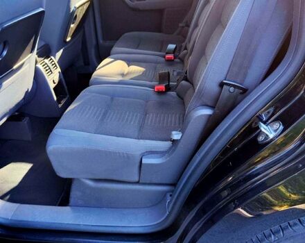 Черный Фольксваген Туран, объемом двигателя 2 л и пробегом 318 тыс. км за 2400 $, фото 12 на Automoto.ua