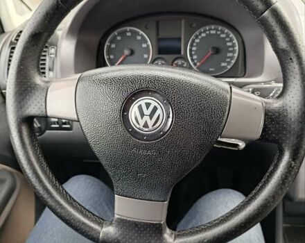 Черный Фольксваген Туран, объемом двигателя 1.6 л и пробегом 222 тыс. км за 7600 $, фото 16 на Automoto.ua