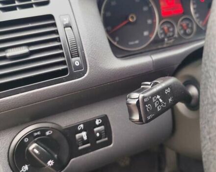 Чорний Фольксваген Туран, об'ємом двигуна 1.4 л та пробігом 194 тис. км за 6600 $, фото 21 на Automoto.ua