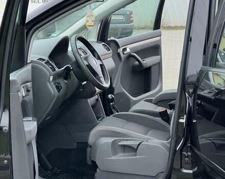 Чорний Фольксваген Туран, об'ємом двигуна 1.6 л та пробігом 147 тис. км за 8350 $, фото 18 на Automoto.ua