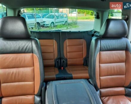 Черный Фольксваген Туран, объемом двигателя 1.6 л и пробегом 213 тыс. км за 8550 $, фото 102 на Automoto.ua