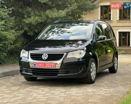Черный Фольксваген Туран, объемом двигателя 1.6 л и пробегом 220 тыс. км за 7700 $, фото 8 на Automoto.ua