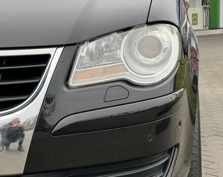 Чорний Фольксваген Туран, об'ємом двигуна 1.6 л та пробігом 147 тис. км за 8350 $, фото 14 на Automoto.ua