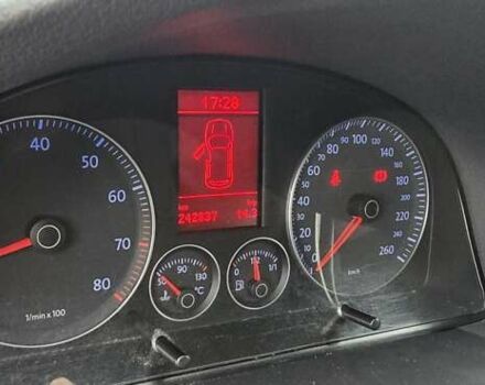 Чорний Фольксваген Туран, об'ємом двигуна 1.6 л та пробігом 242 тис. км за 6700 $, фото 28 на Automoto.ua