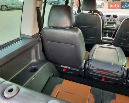 Черный Фольксваген Туран, объемом двигателя 1.6 л и пробегом 213 тыс. км за 8550 $, фото 122 на Automoto.ua