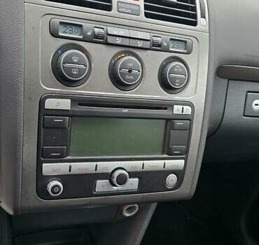 Чорний Фольксваген Туран, об'ємом двигуна 1.6 л та пробігом 242 тис. км за 6700 $, фото 31 на Automoto.ua