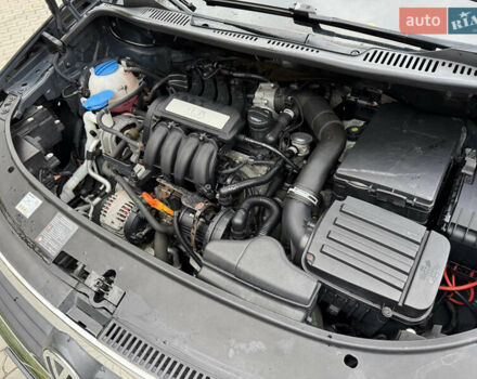 Черный Фольксваген Туран, объемом двигателя 1.6 л и пробегом 200 тыс. км за 7700 $, фото 41 на Automoto.ua