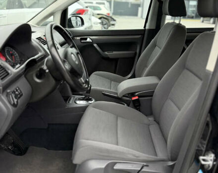 Черный Фольксваген Туран, объемом двигателя 1.4 л и пробегом 227 тыс. км за 7200 $, фото 2 на Automoto.ua