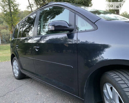 Черный Фольксваген Туран, объемом двигателя 1.6 л и пробегом 261 тыс. км за 7100 $, фото 24 на Automoto.ua