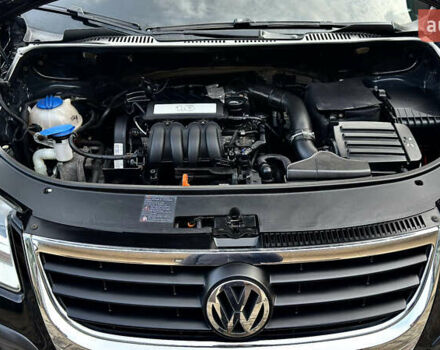 Черный Фольксваген Туран, объемом двигателя 1.6 л и пробегом 176 тыс. км за 8198 $, фото 84 на Automoto.ua
