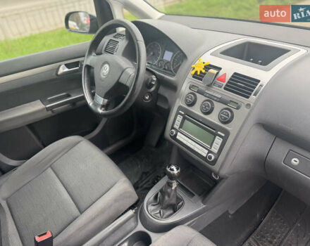 Чорний Фольксваген Туран, об'ємом двигуна 1.6 л та пробігом 260 тис. км за 6299 $, фото 30 на Automoto.ua