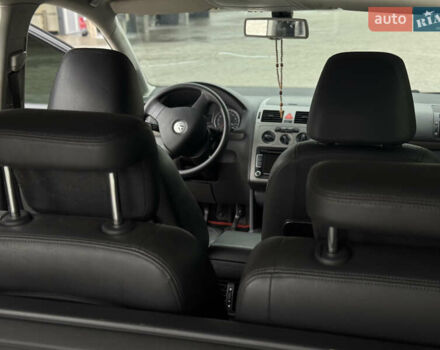 Черный Фольксваген Туран, объемом двигателя 1.4 л и пробегом 247 тыс. км за 7500 $, фото 16 на Automoto.ua