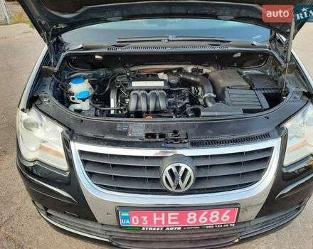Черный Фольксваген Туран, объемом двигателя 1.6 л и пробегом 213 тыс. км за 8550 $, фото 155 на Automoto.ua