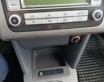 Черный Фольксваген Туран, объемом двигателя 1.6 л и пробегом 222 тыс. км за 7600 $, фото 17 на Automoto.ua