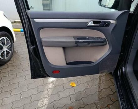 Черный Фольксваген Туран, объемом двигателя 1.6 л и пробегом 222 тыс. км за 7600 $, фото 24 на Automoto.ua