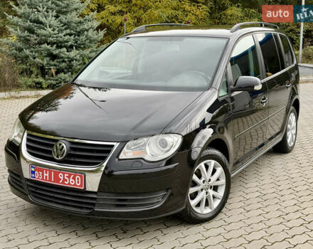 Черный Фольксваген Туран, объемом двигателя 1.6 л и пробегом 200 тыс. км за 7700 $, фото 13 на Automoto.ua