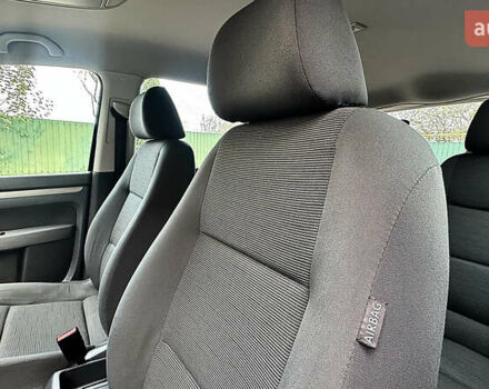 Черный Фольксваген Туран, объемом двигателя 1.6 л и пробегом 176 тыс. км за 8198 $, фото 40 на Automoto.ua