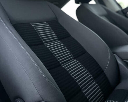 Чорний Фольксваген Туран, об'ємом двигуна 2 л та пробігом 292 тис. км за 8999 $, фото 64 на Automoto.ua