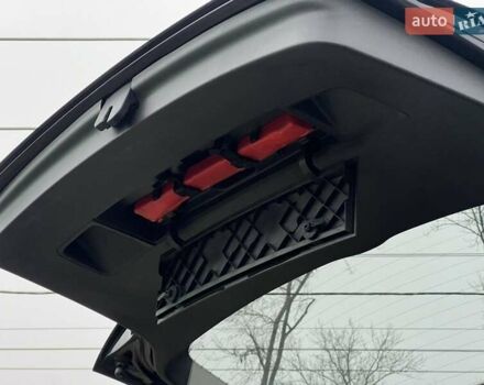 Чорний Фольксваген Туран, об'ємом двигуна 1.6 л та пробігом 147 тис. км за 8350 $, фото 46 на Automoto.ua