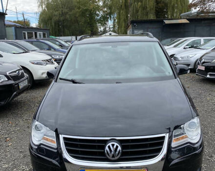 Черный Фольксваген Туран, объемом двигателя 1.6 л и пробегом 185 тыс. км за 8200 $, фото 2 на Automoto.ua