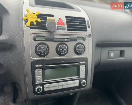 Чорний Фольксваген Туран, об'ємом двигуна 1.6 л та пробігом 260 тис. км за 6299 $, фото 19 на Automoto.ua