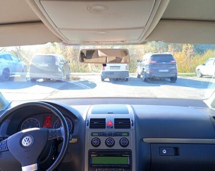 Черный Фольксваген Туран, объемом двигателя 1.4 л и пробегом 291 тыс. км за 6050 $, фото 4 на Automoto.ua