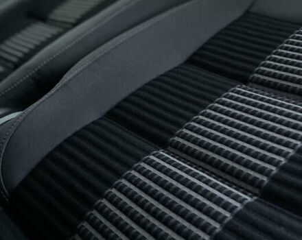 Чорний Фольксваген Туран, об'ємом двигуна 2 л та пробігом 292 тис. км за 8850 $, фото 31 на Automoto.ua