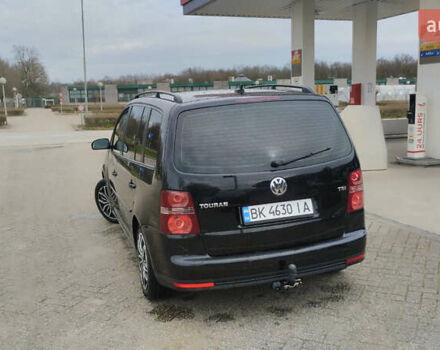 Чорний Фольксваген Туран, об'ємом двигуна 1.4 л та пробігом 330 тис. км за 7000 $, фото 5 на Automoto.ua