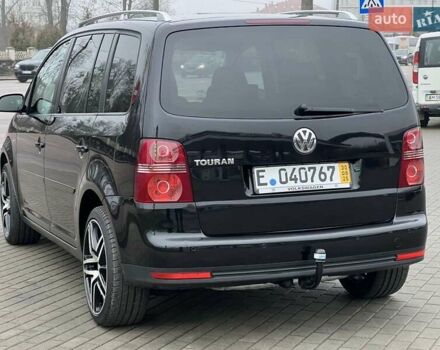 Чорний Фольксваген Туран, об'ємом двигуна 1.6 л та пробігом 147 тис. км за 8350 $, фото 6 на Automoto.ua