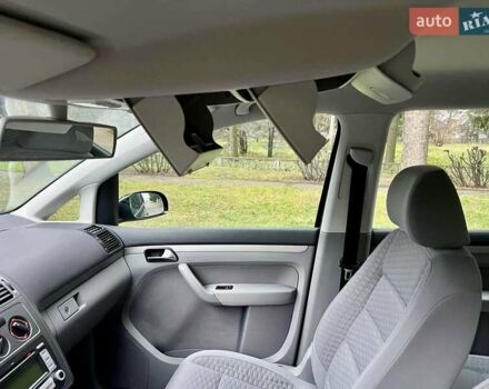 Чорний Фольксваген Туран, об'ємом двигуна 1.6 л та пробігом 221 тис. км за 7750 $, фото 64 на Automoto.ua