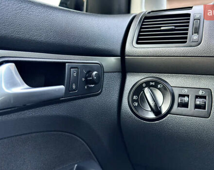 Черный Фольксваген Туран, объемом двигателя 1.6 л и пробегом 176 тыс. км за 8198 $, фото 67 на Automoto.ua