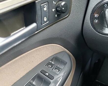 Черный Фольксваген Туран, объемом двигателя 1.6 л и пробегом 222 тыс. км за 7600 $, фото 13 на Automoto.ua