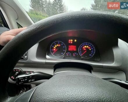 Чорний Фольксваген Туран, об'ємом двигуна 1.6 л та пробігом 221 тис. км за 7750 $, фото 62 на Automoto.ua