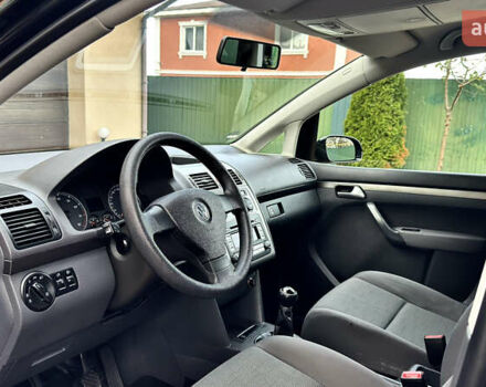 Черный Фольксваген Туран, объемом двигателя 1.6 л и пробегом 176 тыс. км за 8198 $, фото 48 на Automoto.ua