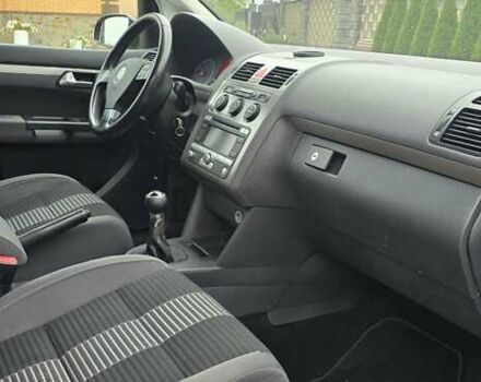 Чорний Фольксваген Туран, об'ємом двигуна 1.6 л та пробігом 242 тис. км за 6700 $, фото 14 на Automoto.ua